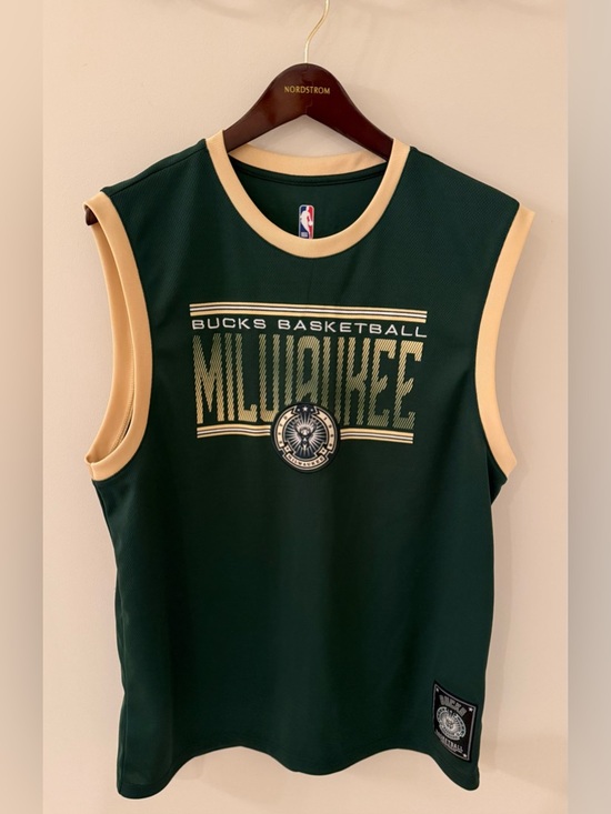 NBA Other - NBA Milwaukee Bucks Green and Cream Basketball Jersey
